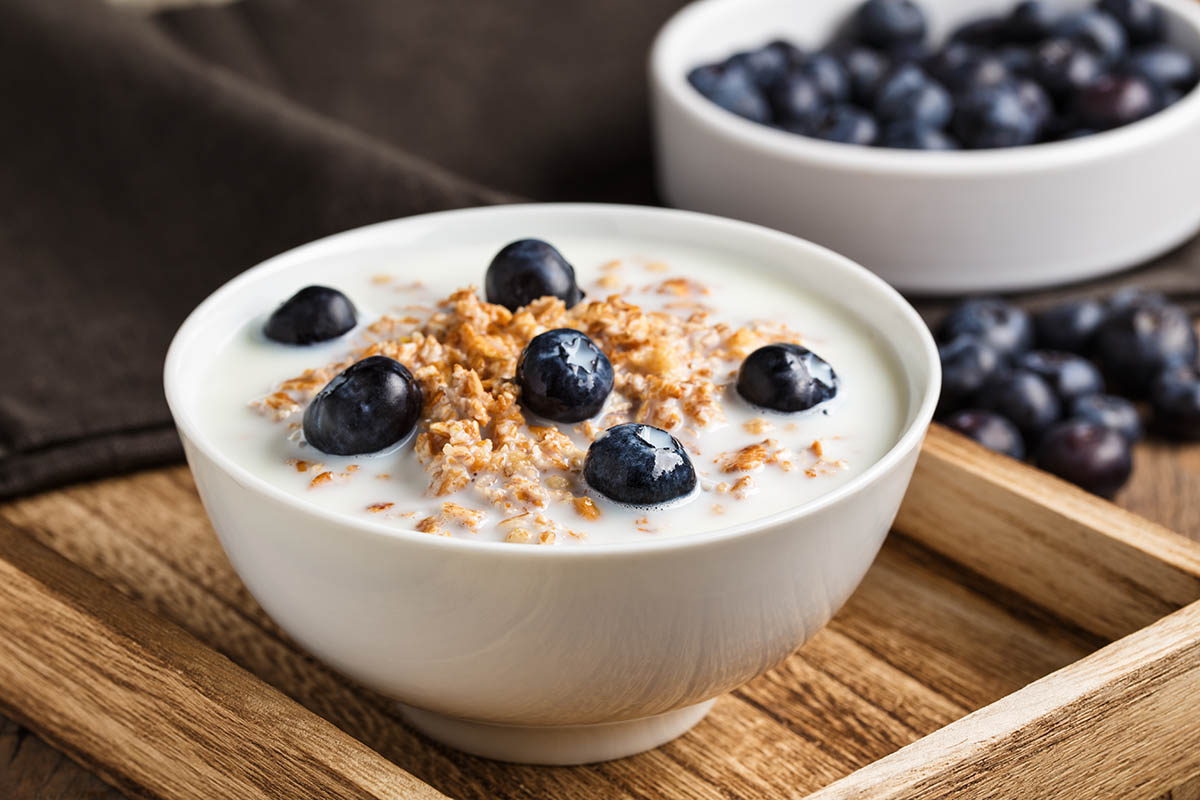 Stockfoto - Müsli mit frischen Blaubeeren.