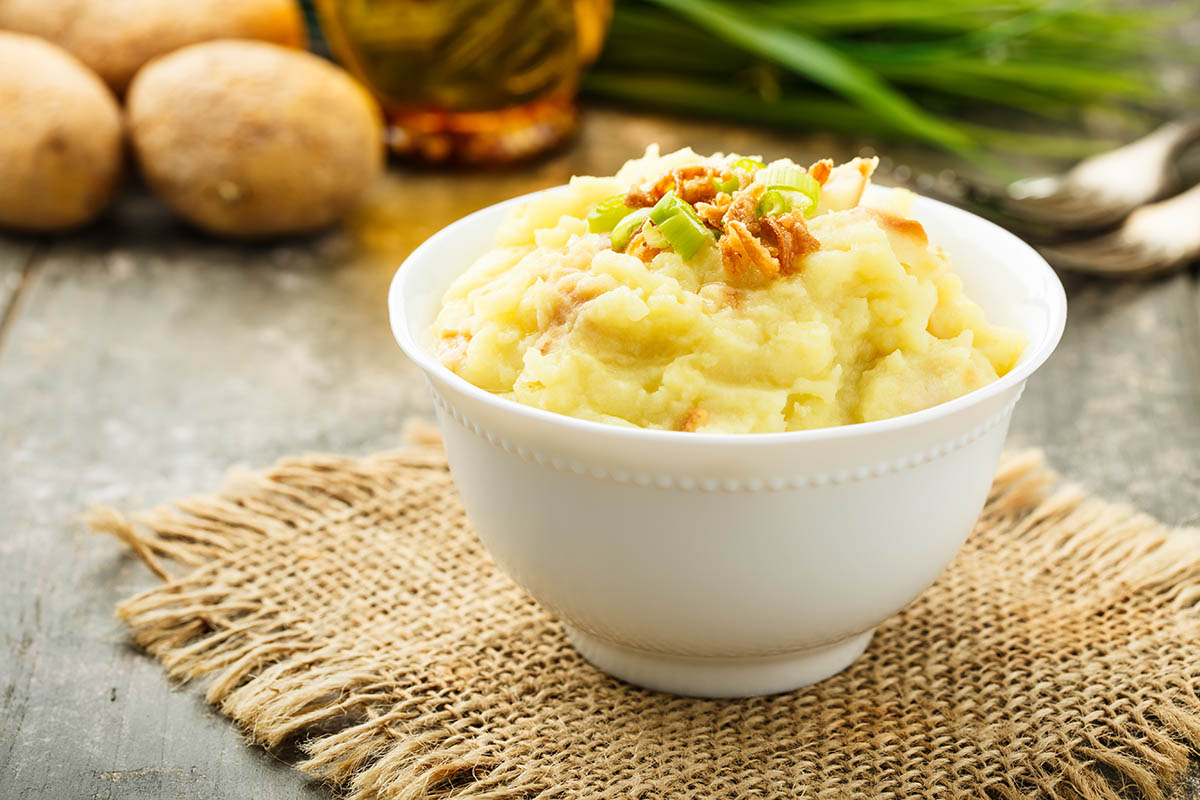 Stockfoto - Kartoffelpüree mit Röstzwiebeln
