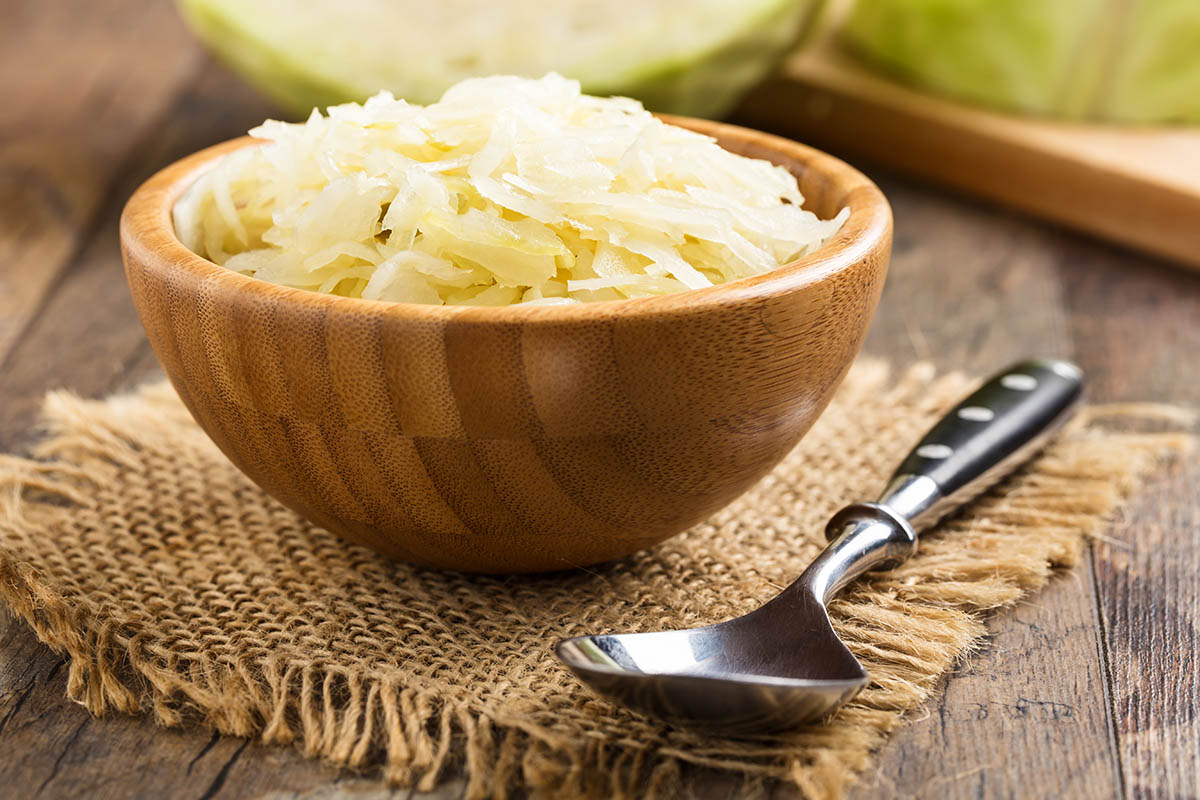 Stockfoto - Hausgemachter Weißkrautsalat.