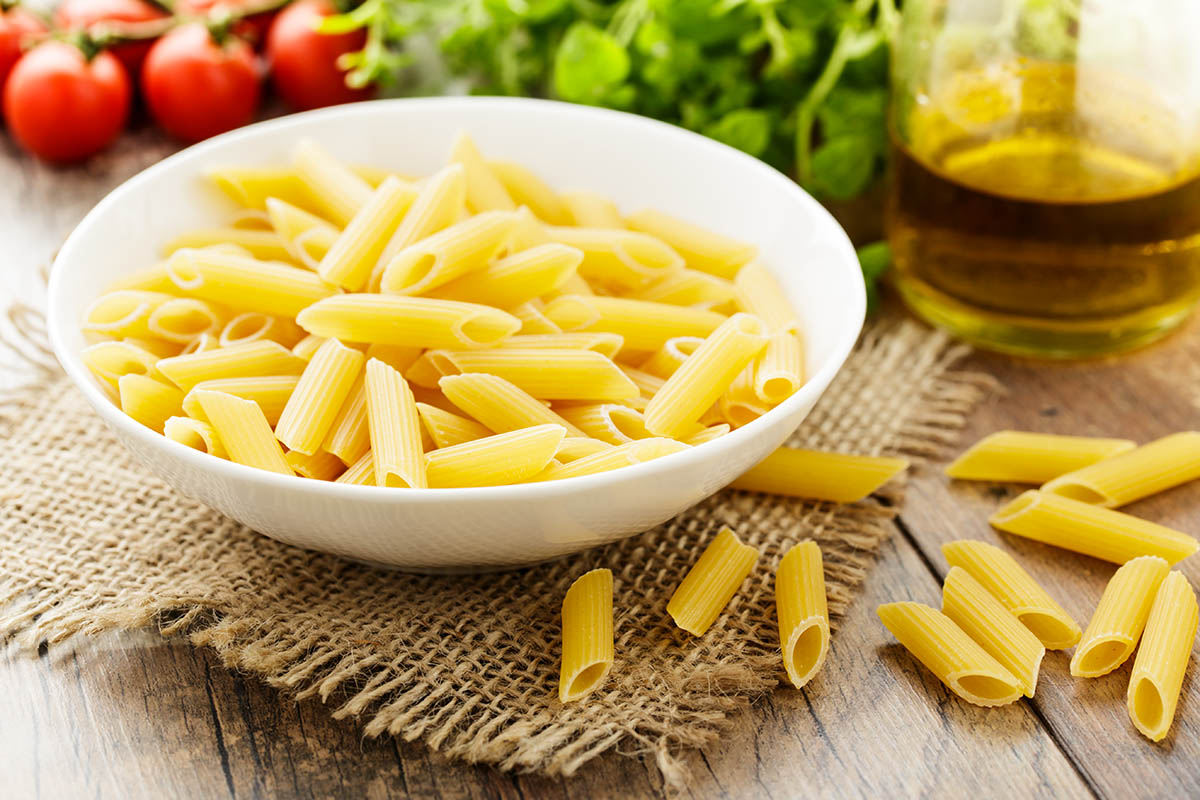 Stockfoto - Ungekochte italienische Penne