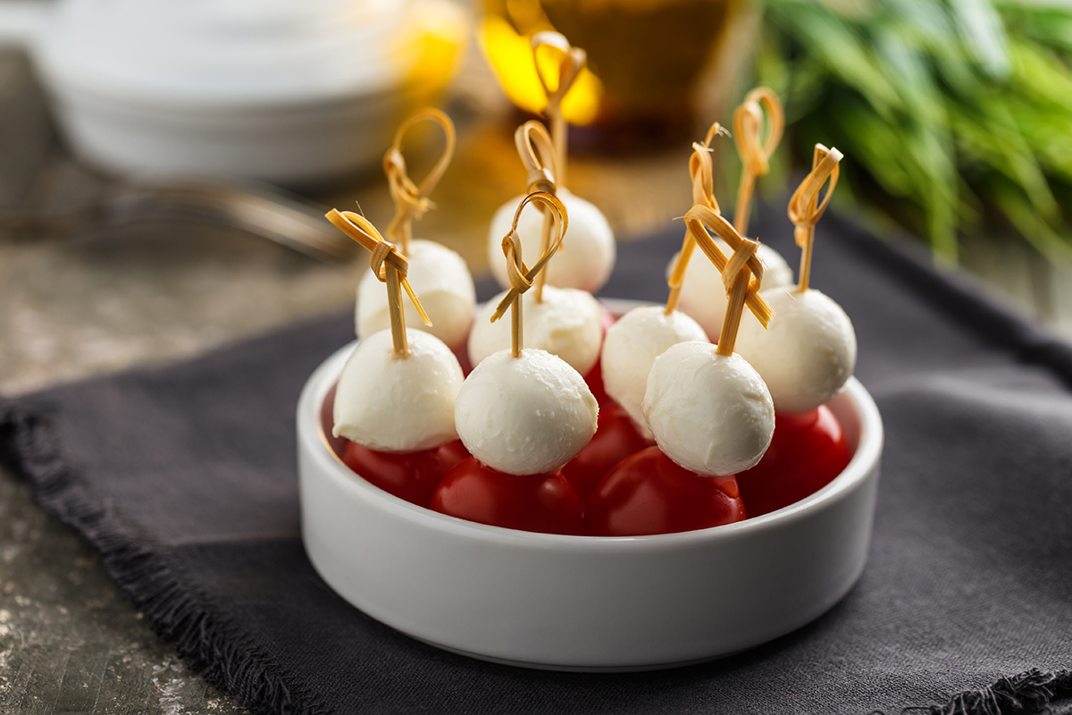 Stockfoto - Tomate-Mozzarella-Spieße