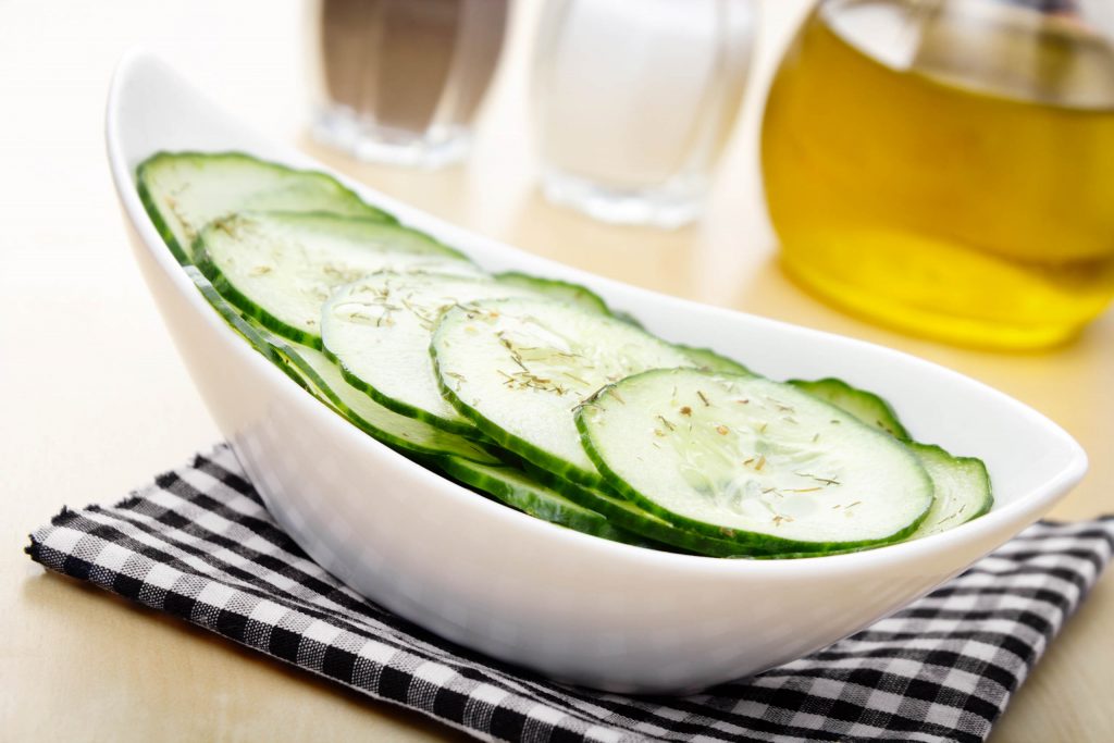 Gurkensalat mit Essig und Öl - Sloth in the Kitchen